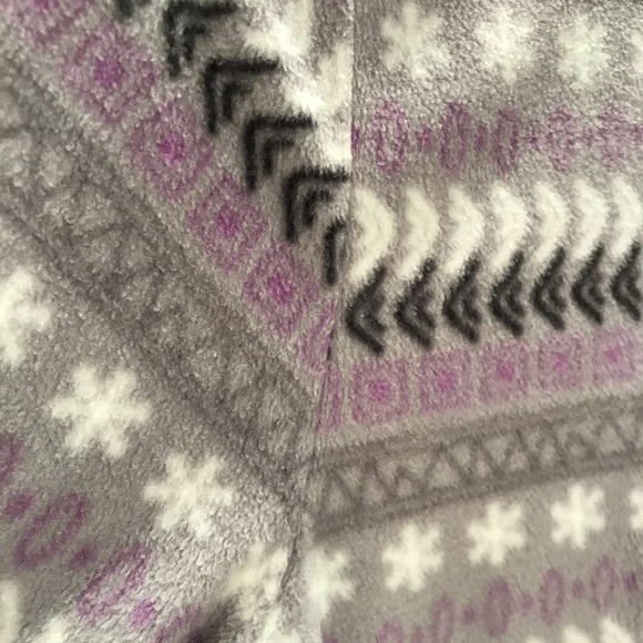 ❄️ Denver Hayes Fleece Winter Onesie - Picture 4 of 7